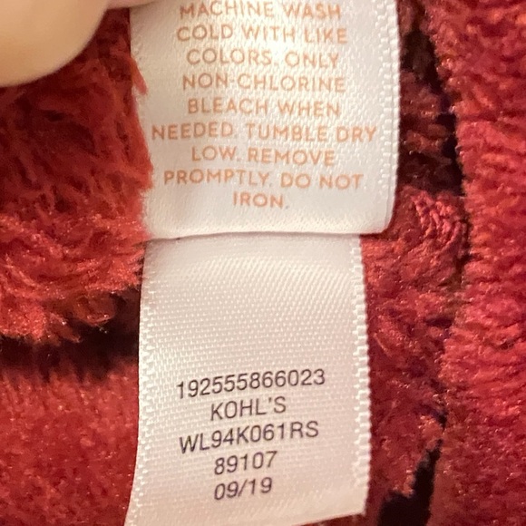 Lauren Conrad Cranberry / Burgundy Cozy Hoodie Size Smalll - Picture 5 of 7